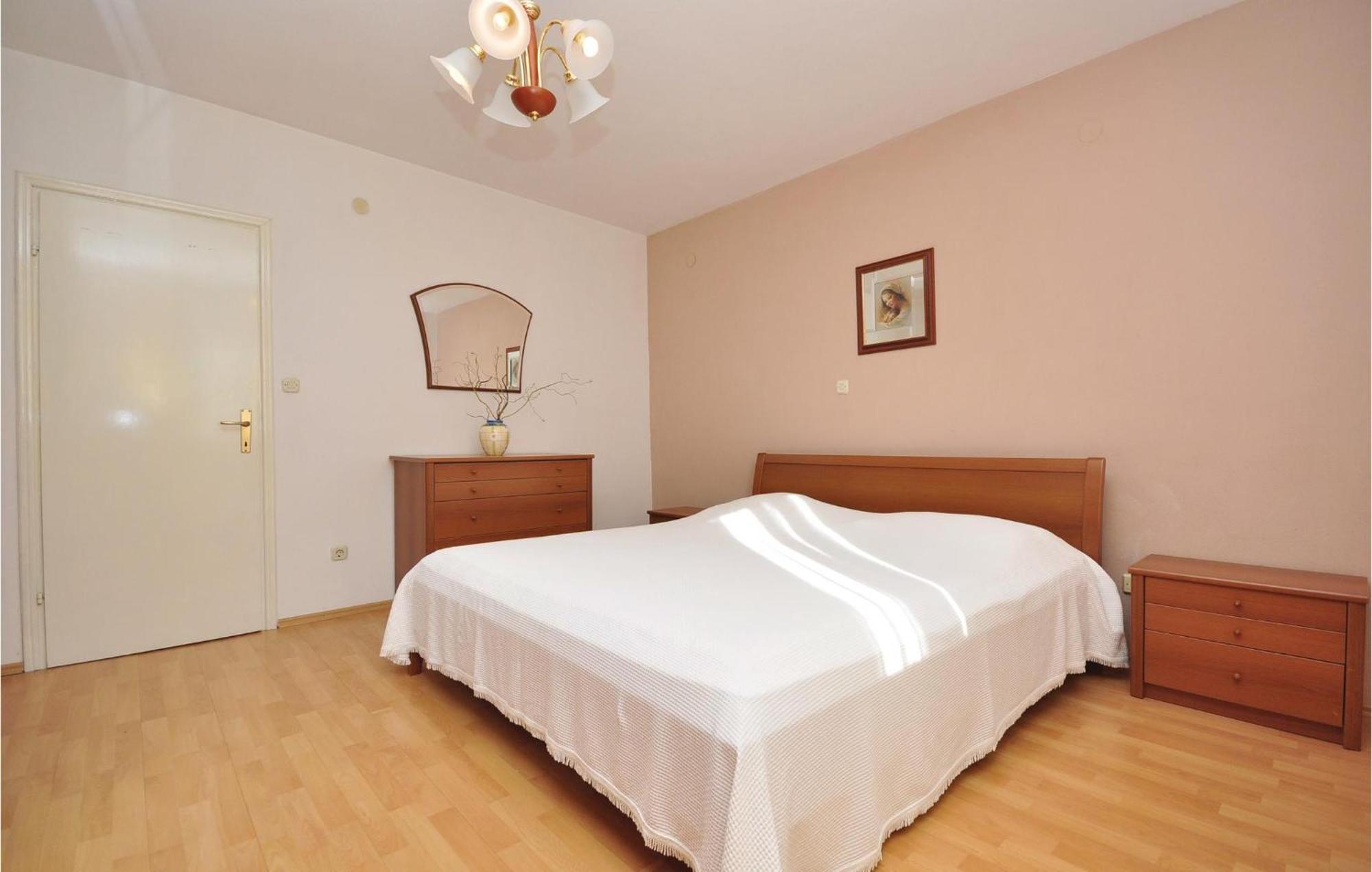 3 Bedroom Awesome Apartment In Pucisca Exterior photo